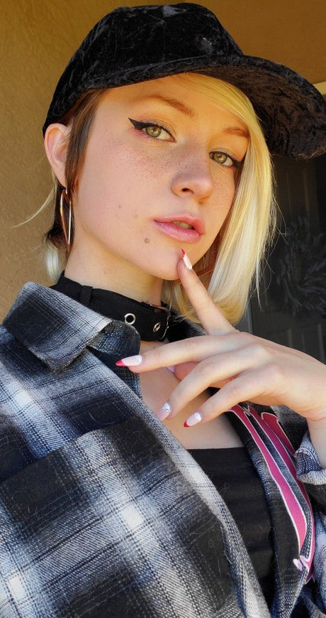 trans asian onlyfans hot sexy image