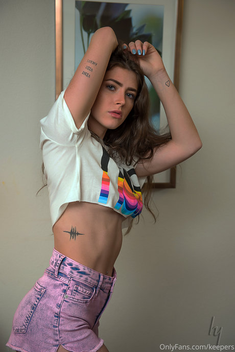 Keep Chambers naked actress pics