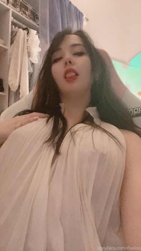 Clueloo high quality star photos