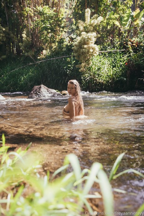 Rachel Anne Rayy pornstar art pictures