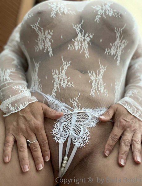 Bella Bodhi model erotic pictures