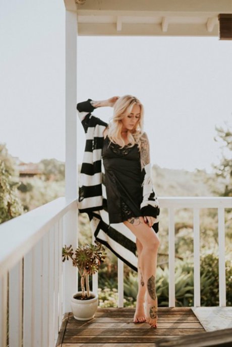 thigh high boots onlyfans nude photo