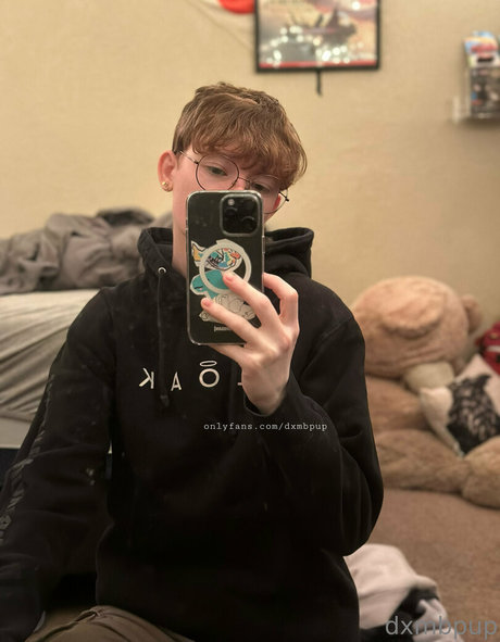 dxmbpup nude model image