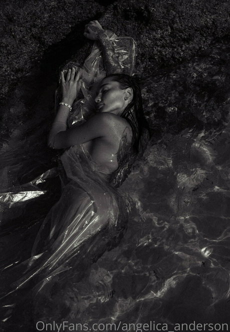 flat chested onlyfans sexy nudes photo