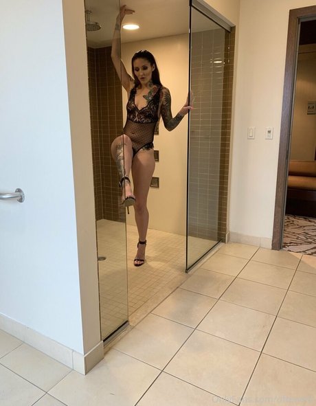 OftenElle free actress galleries