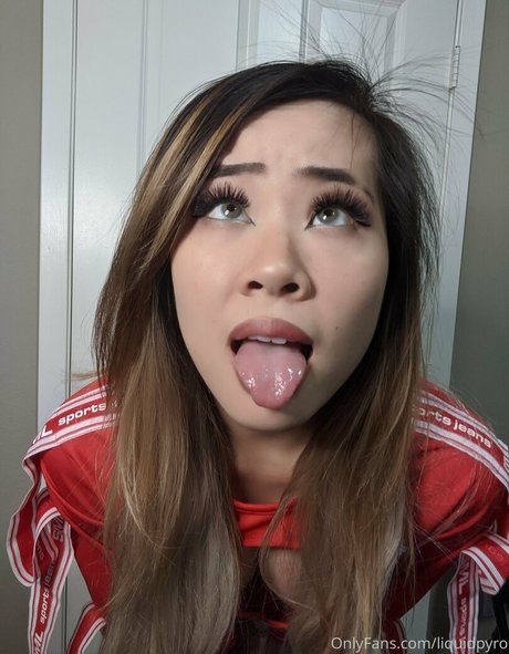 LiquidPyro erotic model gallery