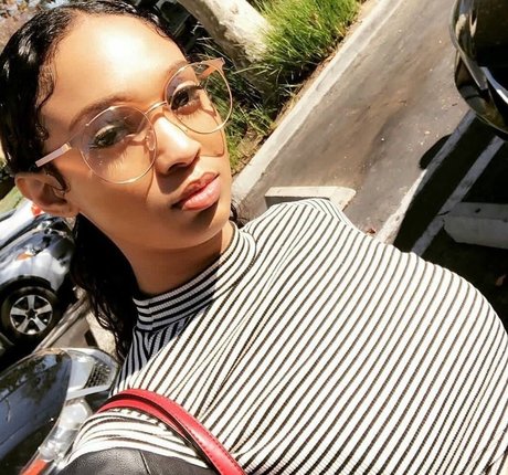 Edwina Carla Isaacs nudes star image