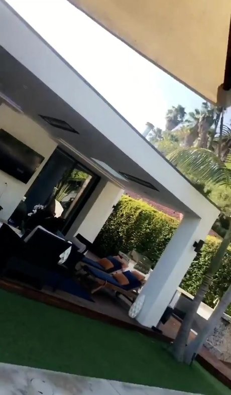 Edwina Carla Isaacs hot actress image