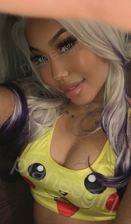 planesgirl model pornographic pic