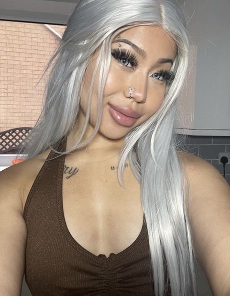 busty solo onlyfans free xxx pictures