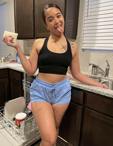 Regina Unite sexy actress photos