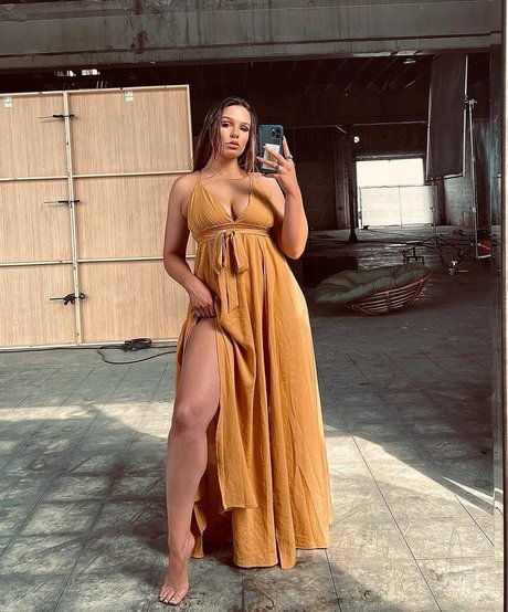 Jasmine Lee Bryant_ adult model pictures