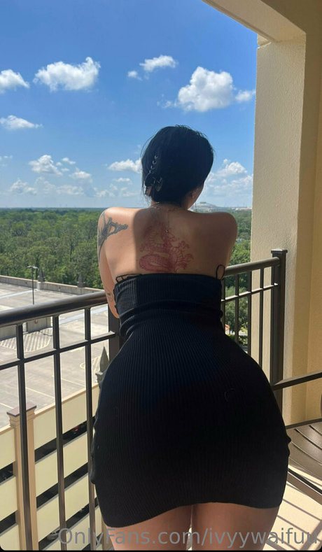 Ivyywaifuu top model gallery