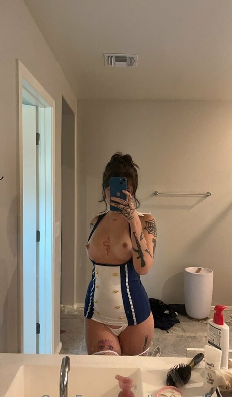 Ivyywaifuu model exclusive photo