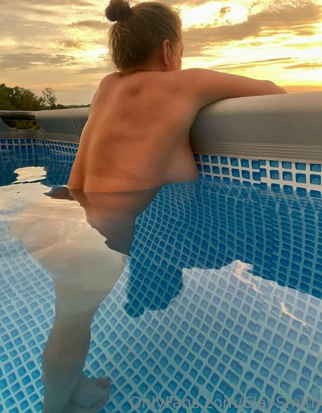 Elay Smith pornographic model image