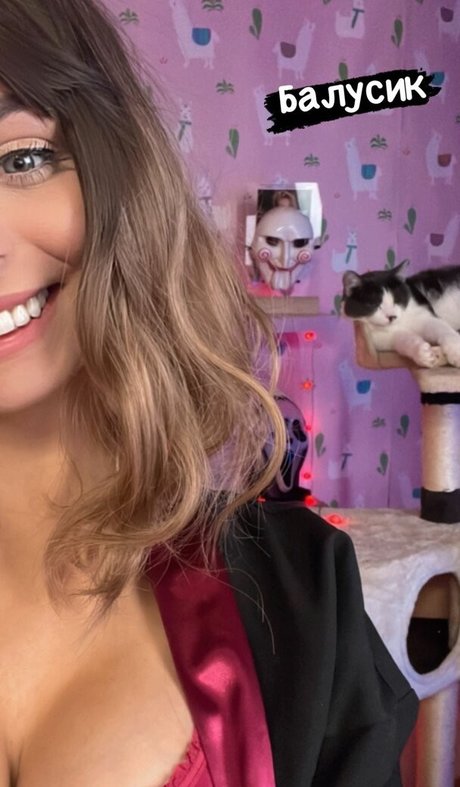 asian cheerleader onlyfans beautiful photos