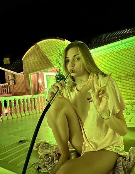 busya18plus naked star pictures