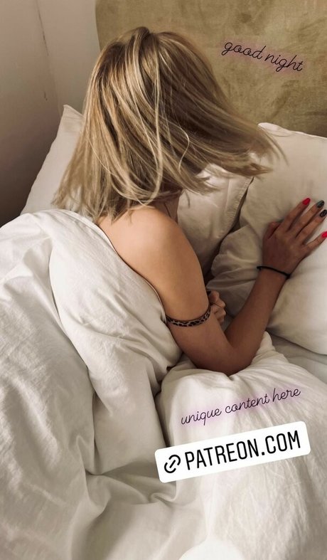 busya18plus hot actress photos