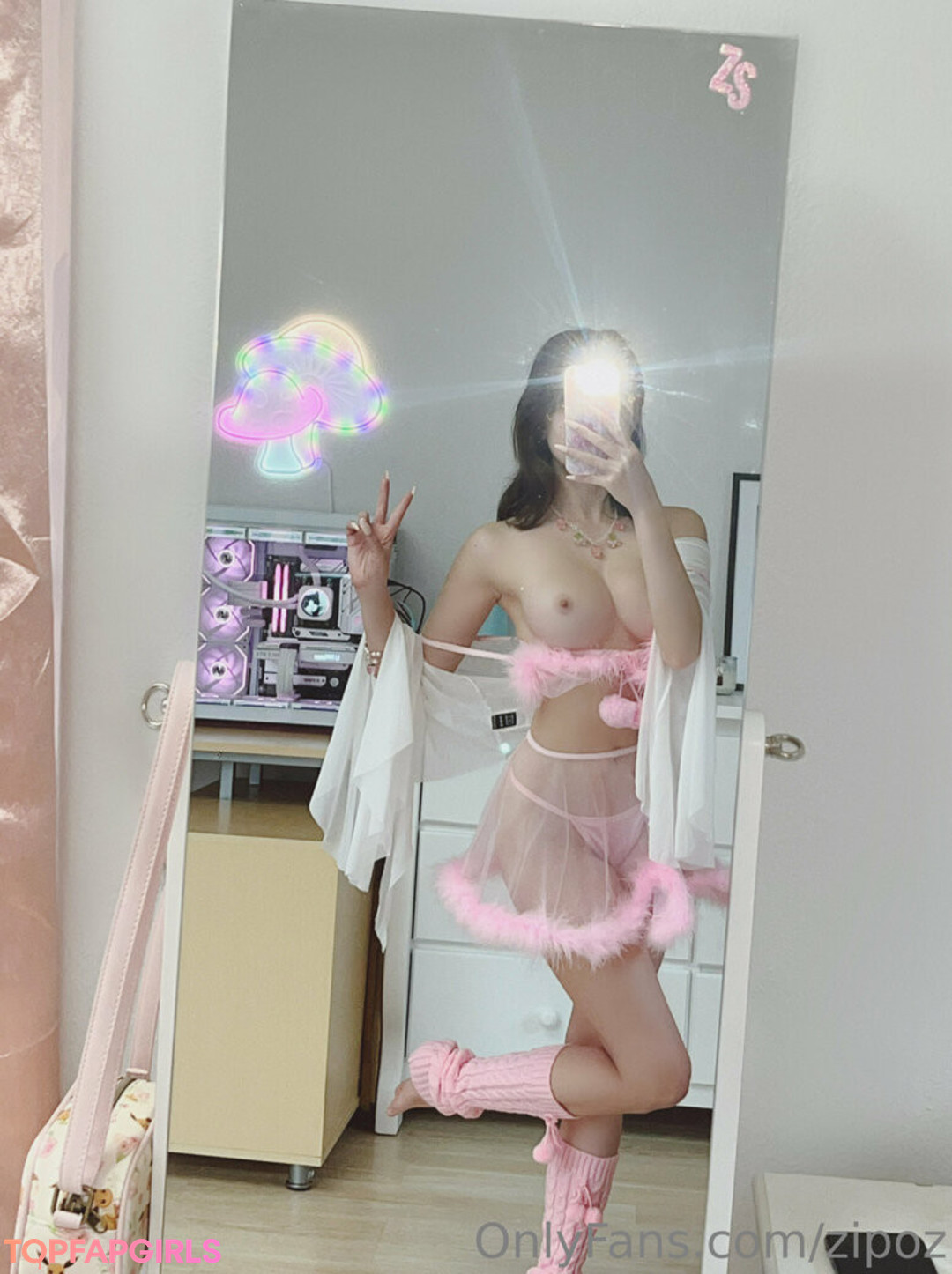 zipoz perfect model images