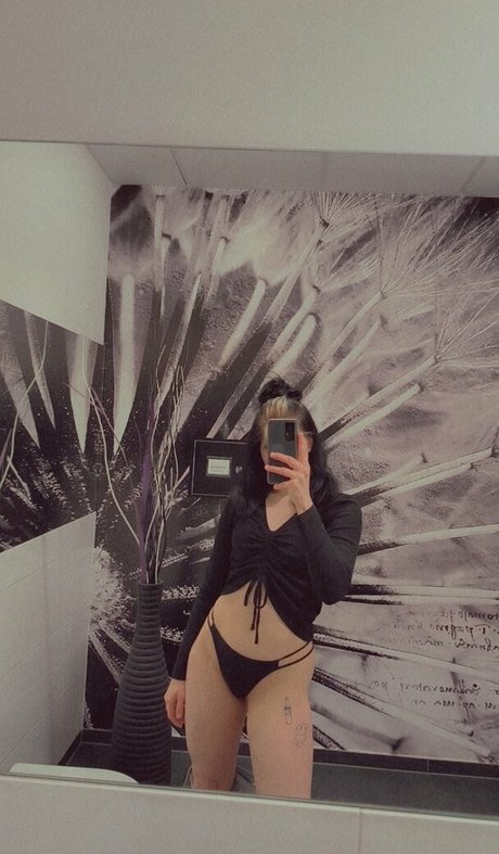 Emily Erdbeer pornstar perfect img