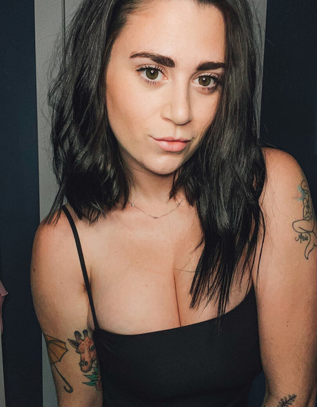 Kalenic0 model high quality pictures