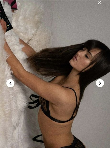 Mayakitty model beautiful galleries