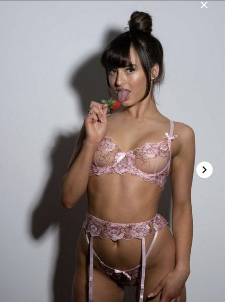 Mayakitty erotic model picture