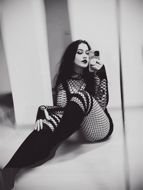 viotcz model pretty img