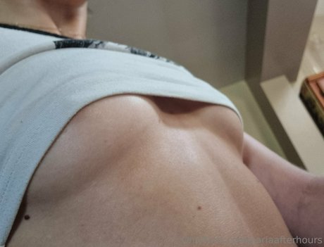 sariaafterhours pornstar adult pic