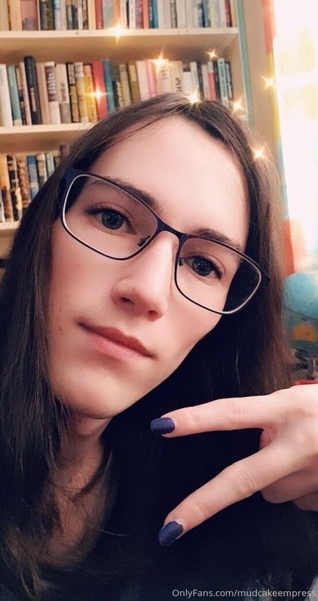 mudcakeempress free model photo