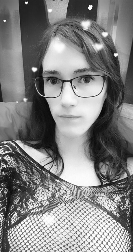 mudcakeempress beautiful model pic