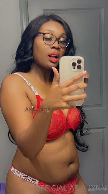 asialynnbby pornographic actress photo