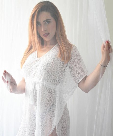 Emma Victoria Louise art model photo