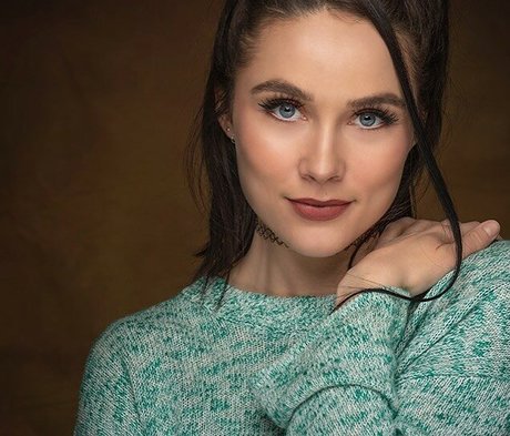 Emma Victoria Louise nude pornstar image