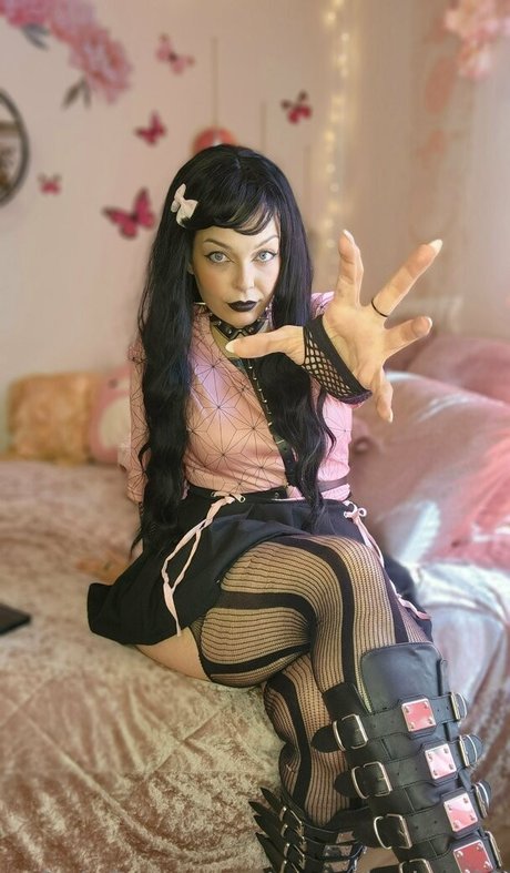 naomipeaches star exclusive pic