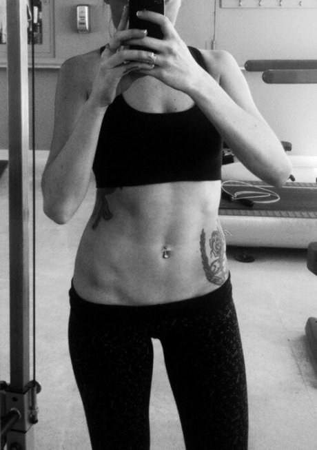 Slashleen model nude pics