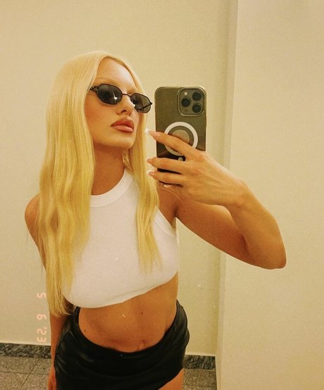 teen blowjob onlyfans top image