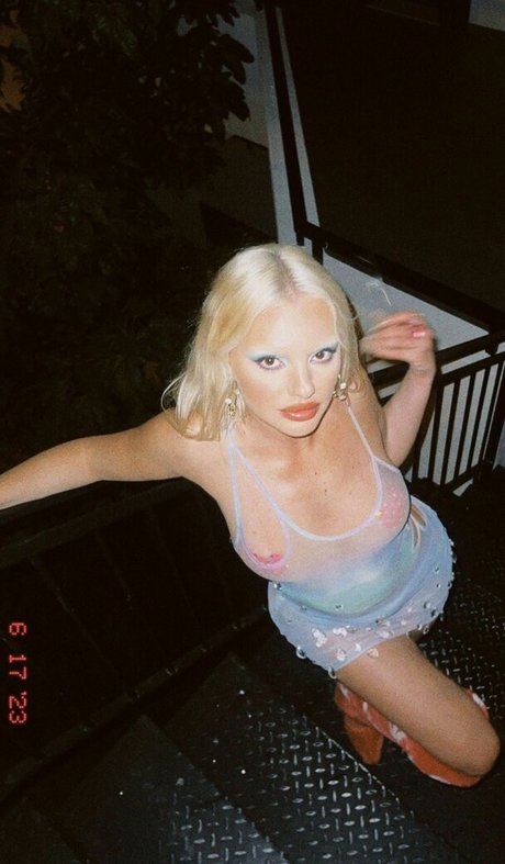 ebony onlyfans art naked images