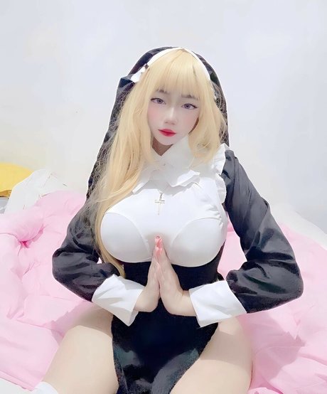 eimiruwu porn model images