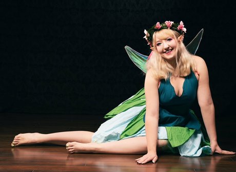 kissycosplay model top image