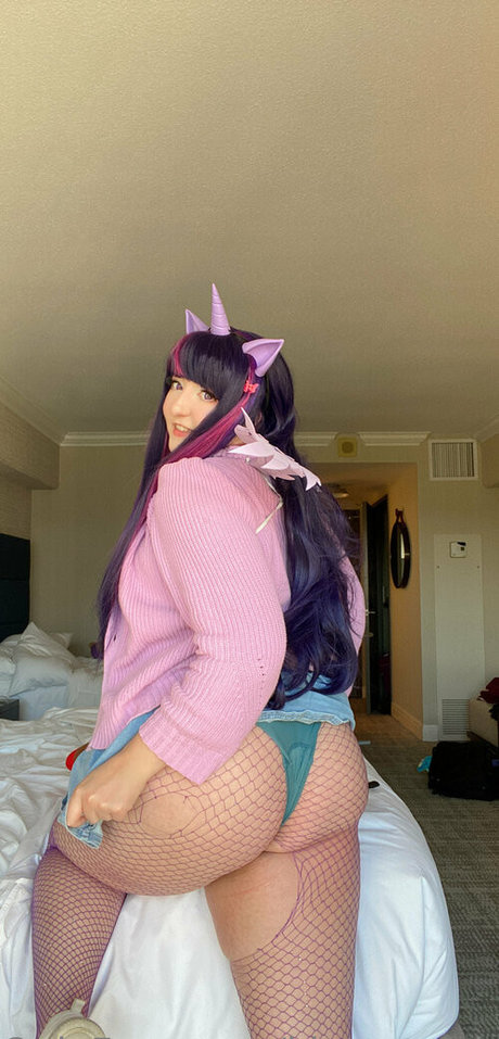 kissycosplay perfect pornstar pictures