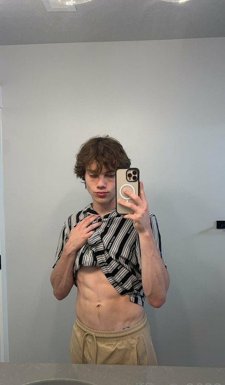 xxxgriffin naked model image