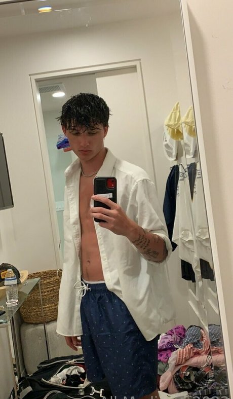 notgavinn nude model image