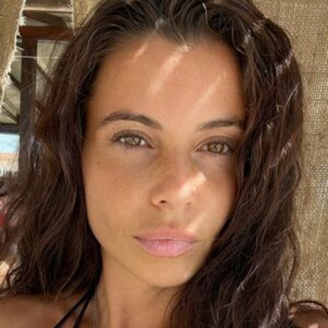 Noemi Frere pretty actress galleries