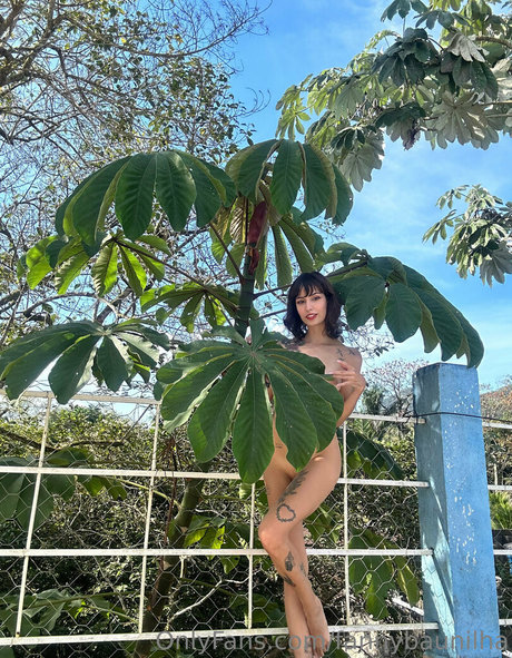 fannybaunilha model top photo