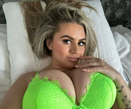 Maci Carter free star photo