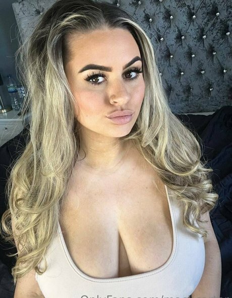 shemale outdoor onlyfans hot sexy images