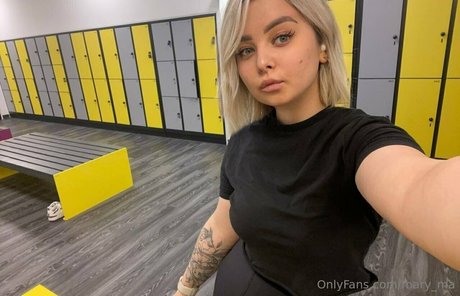 blowjob brunette onlyfans top image