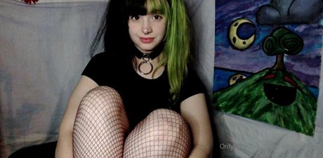 empresselfiiesfree model xxx pictures