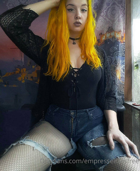 empresselfiiesfree nudes star pictures